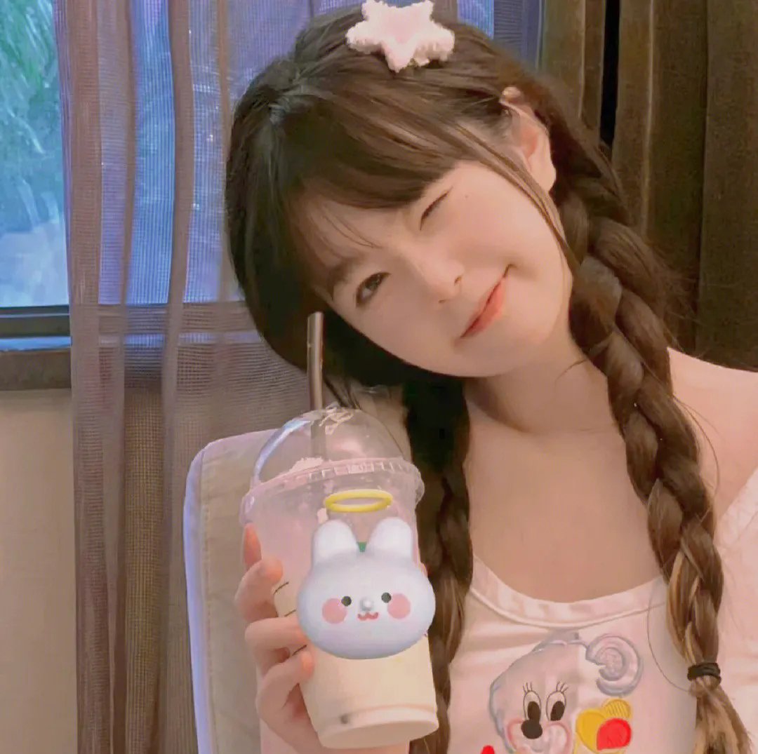 蒙娜丽莎与血月亮